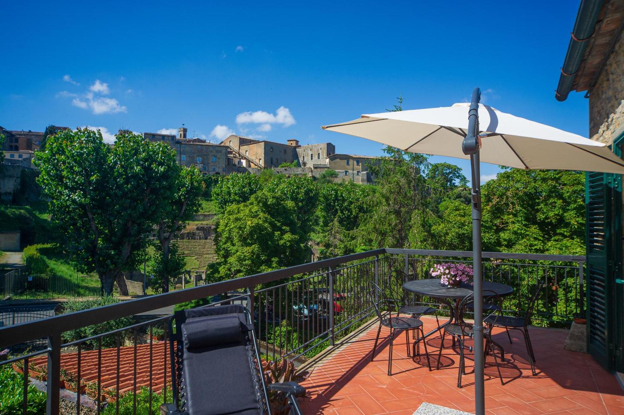 La Domus Di Marta Lägenhet Volterra Exteriör bild