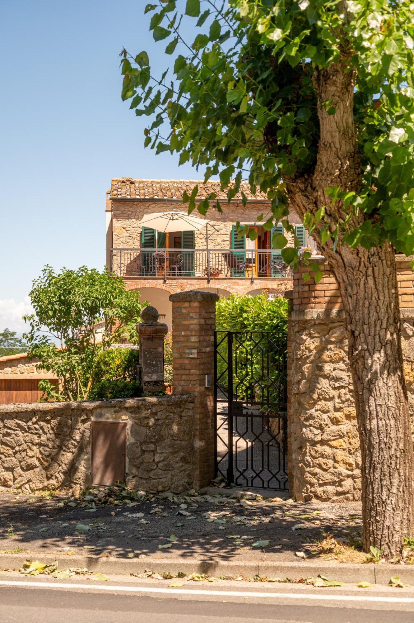 La Domus Di Marta Lägenhet Volterra Exteriör bild